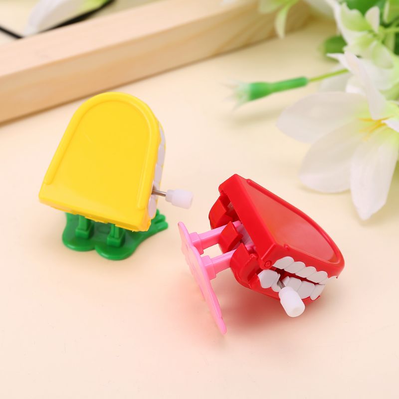 Novità scherzo Giocattoli di Movimento A Orologeria Salto Protesi Del Capretto Giocattoli Educativi Dentista desktop di Decorazione Regali Di Natale