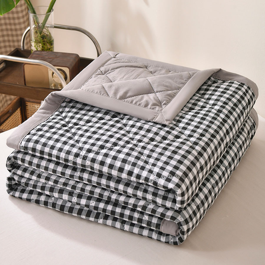 Sommertynn dyne myk klimaanlegg fire sesonger dyne maskinvaskbar enkelt dobbelt teppe ultralyd vattert dyne: 180 x 220cm / Brun