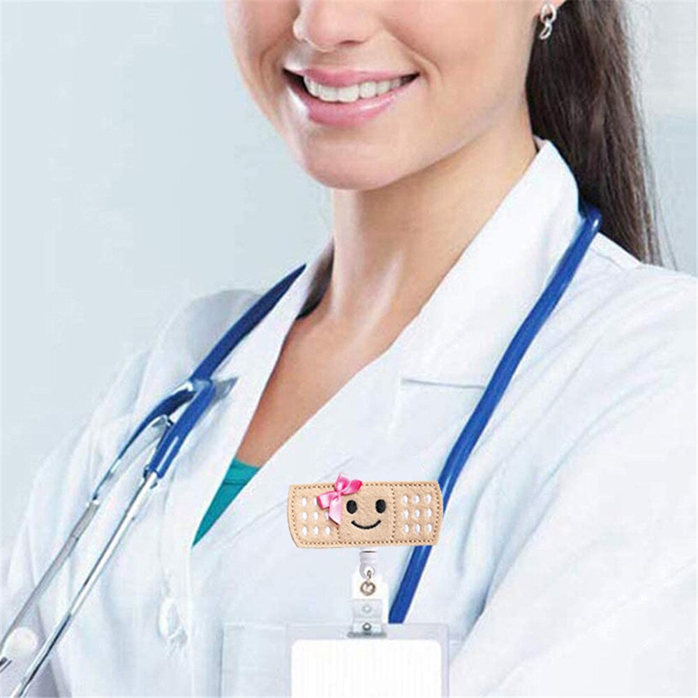 1PCS Cute Retractable Nurse Badge Reel Clip Badge Holder Students Doctor ID Card Holder Kawaii Needle Organ Heart Pattern