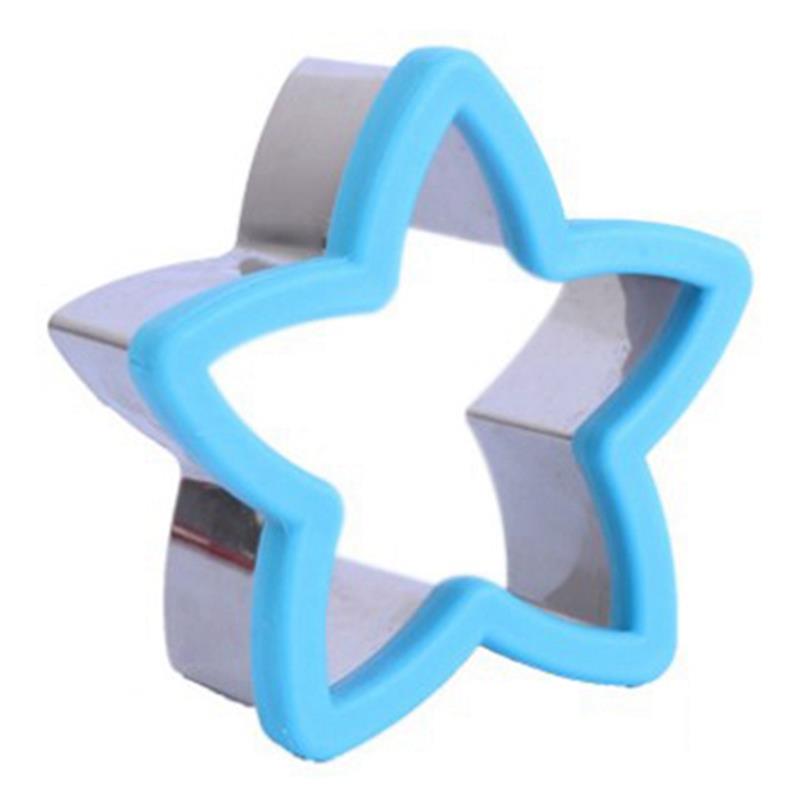 1PCS Random color Stainless Steel Sandwich Cutter Moulds Safe Cartoon Cookie Cutter Fruit Cutter Shape DIY Baking Kitchen Tools: Star Random color