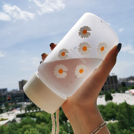 500Ml kreatywna owocowa butelka na wodę i sok Bpa nieprzeciekające wibrator przenośne piesze wycieczki butelki na wodę z paskiem podróży kubek kempingowy: Frosted 6 kwiat