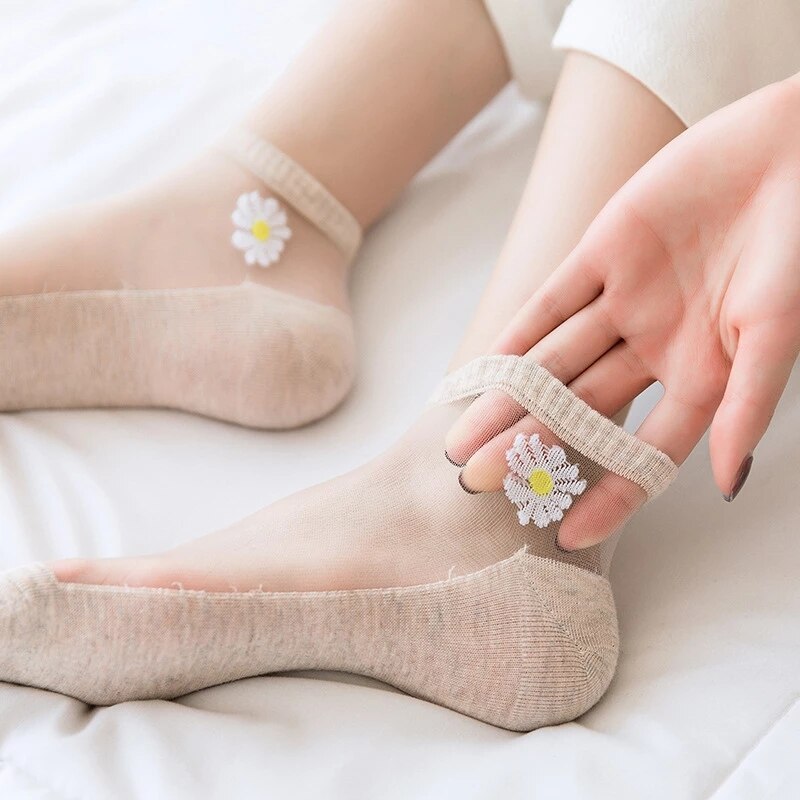 5Pairs/Lot Women Socks for summer Ultra-thin Transparent Cass Glass fiber Silk Socks daisy Flower Japan Ankle Socks