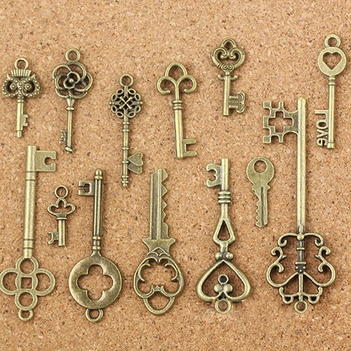 Bluelans Presell 13Pcs Antique Old Look Bronze Keys Vintage DIY Pendant Metal Charms Decorations