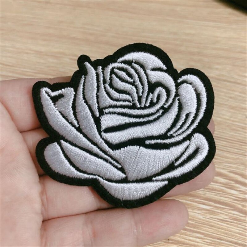5 pièces/lot coudre/fer sur Patch pour veste en jean brodé Applique Badge Rose fleur Patch pour vêtements tissu vêtements bricolage: White 5pcs