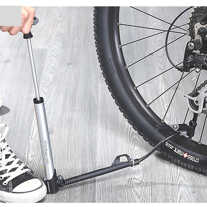 Giyo cykelpumpe 140 psi gauge cykel bærbar håndgulv luftinflator fodpedal 360 roterbar længere slange presta schrader gm -71