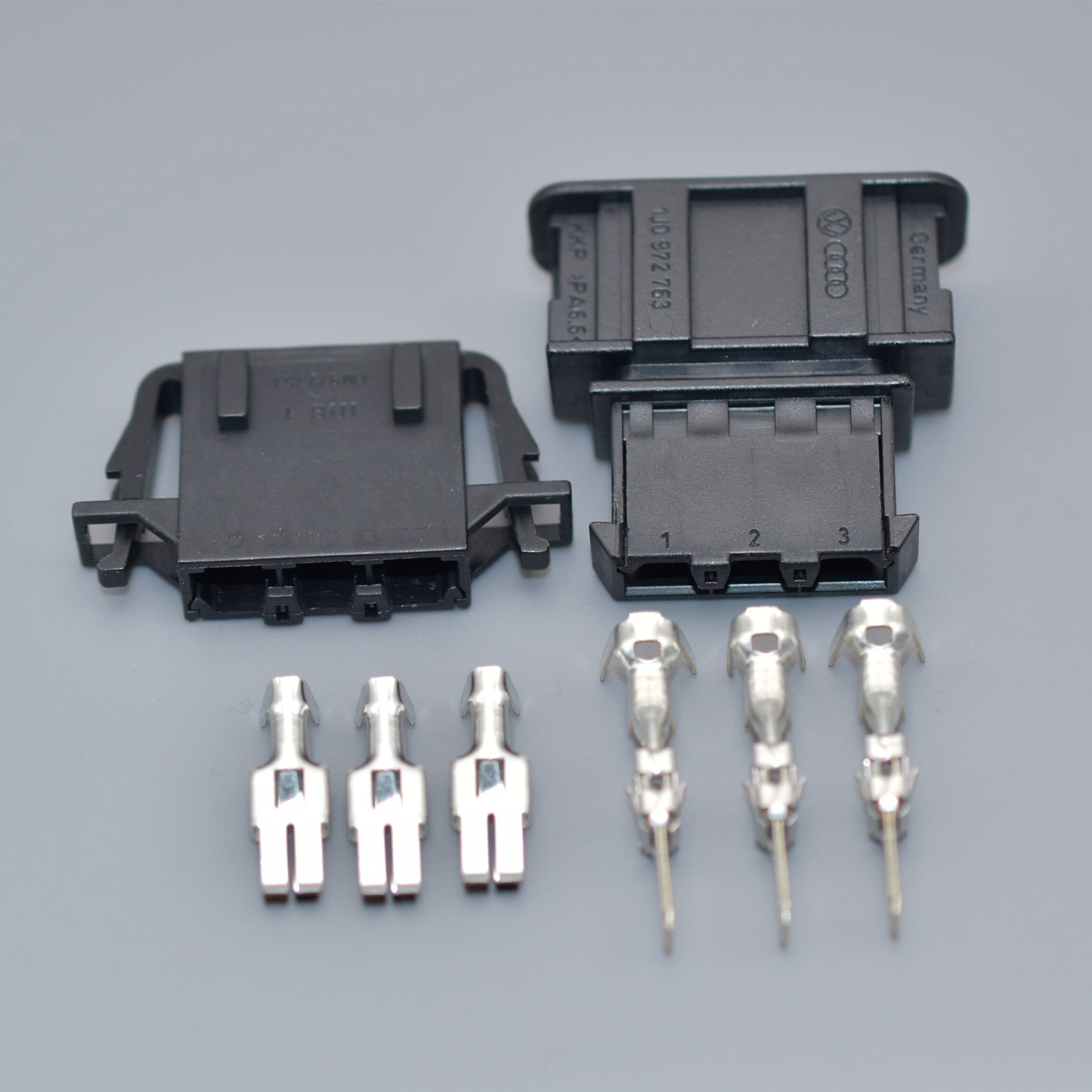 shhworldsea 3 Pin 1J0972763 Auto Blower Heater Socket For VW Tiguan Sagitar Magotan 1J0972753 6.3 Series Car Wire Connector