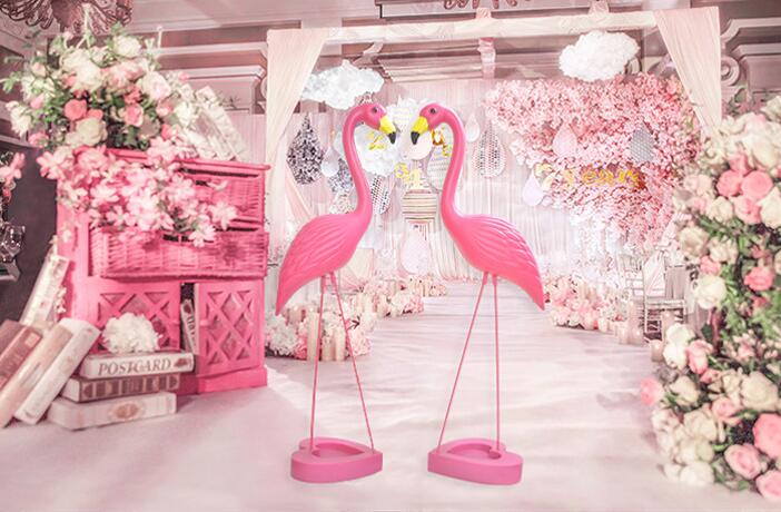 Pink flamingo havelov med bund, dekoration temafest dessertbord arrangeret. altan dekoration