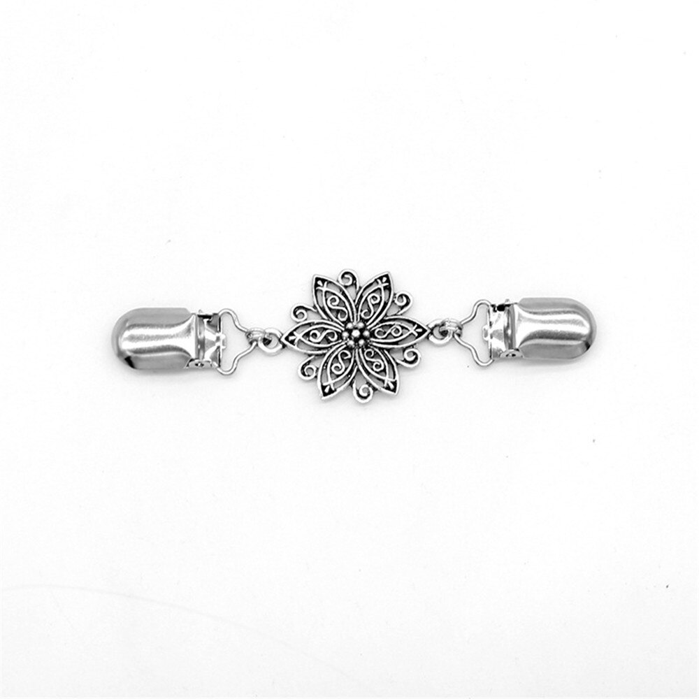 Rétro Style européen américain ajouré fleurs vêtements châle pince écharpe boucle pull pince soie foulard boutonnière accessoires
