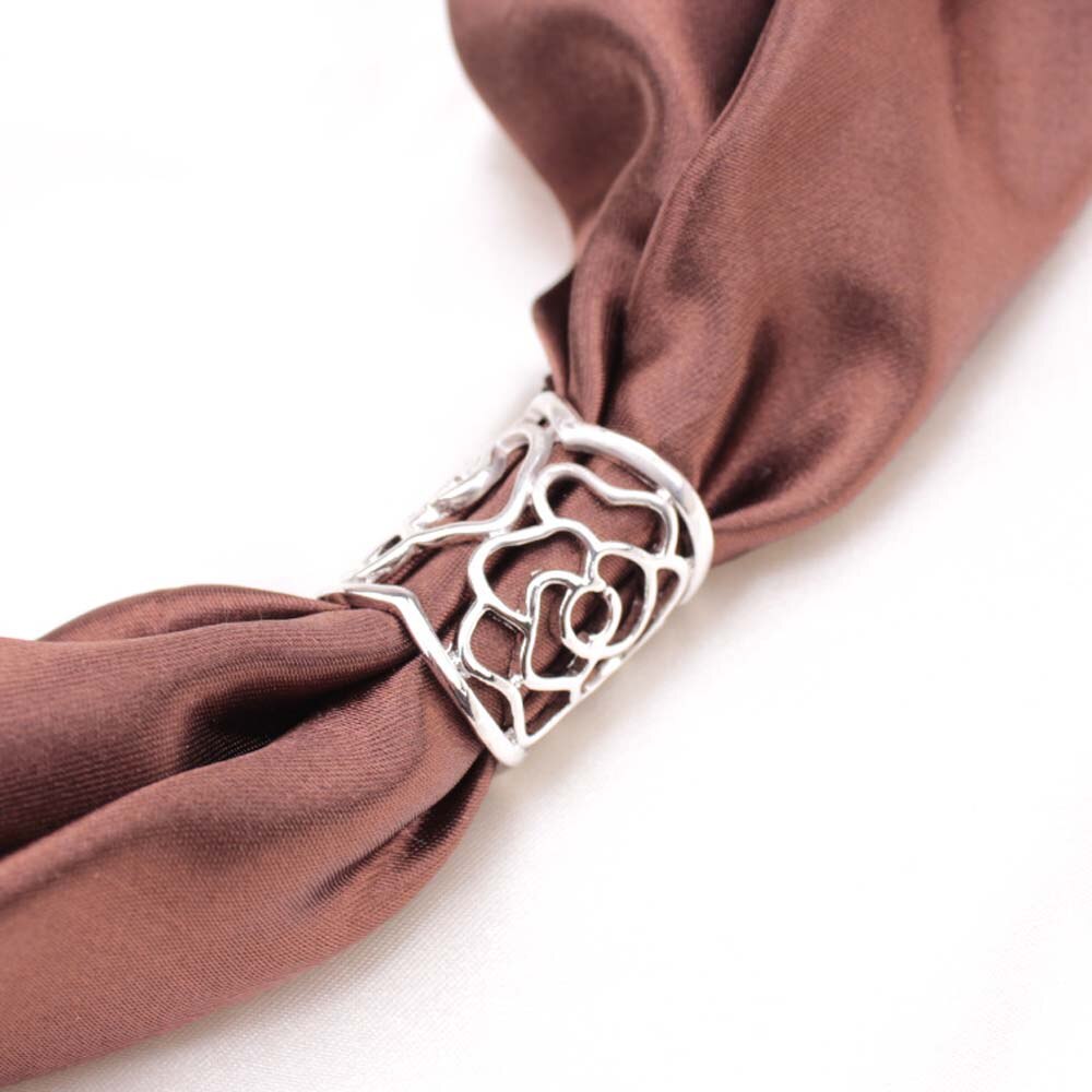 Romantic Rose Flower Hollow Out Scarf Clip Jewelry Scarf Ring Scarf Holder Shawl Buckle Female Classic: silver