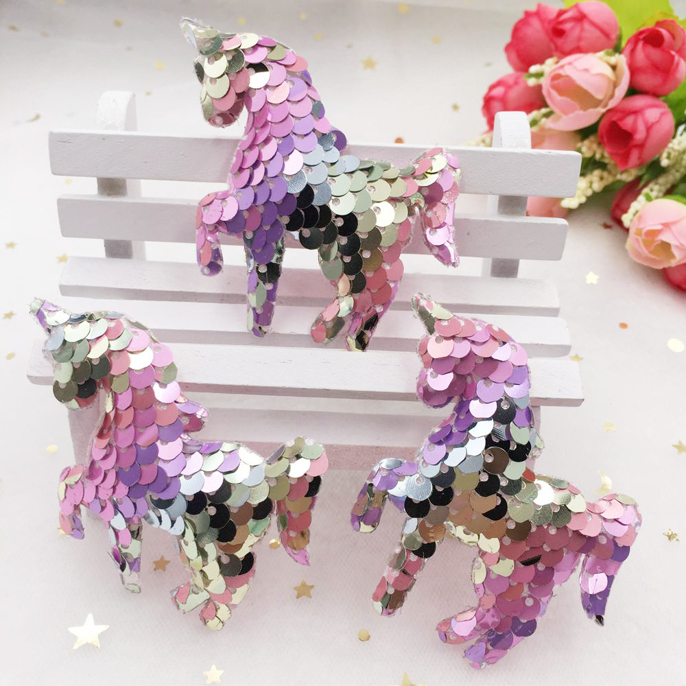 Färgglatt glitter fisk skala paljett vadderat tyg enhörning applikation gör barn hår klipp tillbehör diy hantverk leveranser: Ljuslila