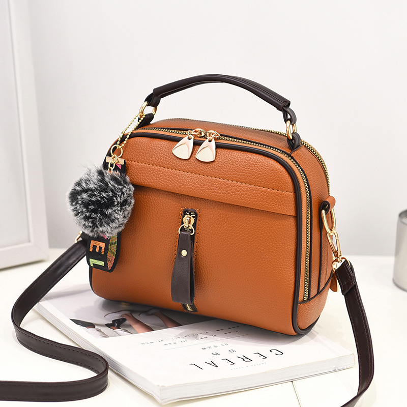 Crossbody taske til kvinder håndtaske pu læder fuldmåne slik farve cutefur bold skalform taske kvinder skuldertasker  kl753: Brun