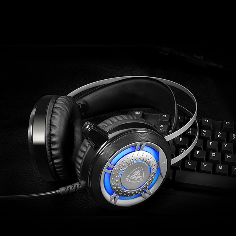 Gaming Wired Hoofdtelefoon Bass Stereo USB Professionele Metalen Game Oortelefoon met Microfoon Backlit LED Noise Cancellation voor PC Laptop