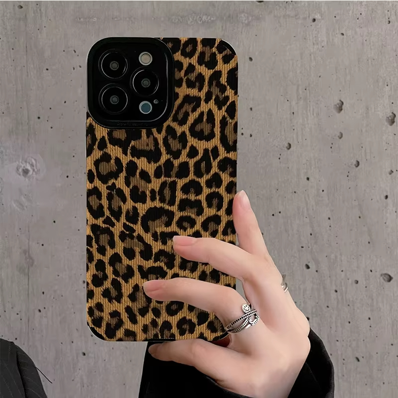 Bonita funda de teléfono de silicona de cuero de vaca de leopardo creativa INS para Apple iPhone 15 12 13 14 11 Pro Max, fundas de mujer a prueba de golpes