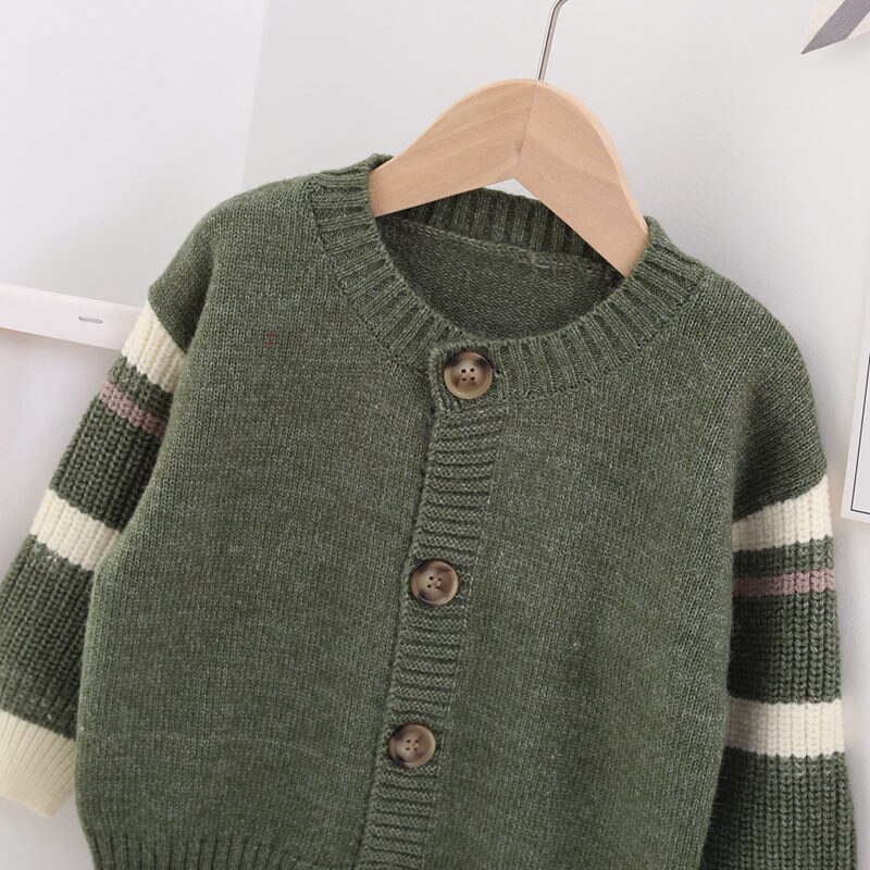 Neulottu lasten pyöreä pääntie yksirivinen väriin sopiva neuletakki