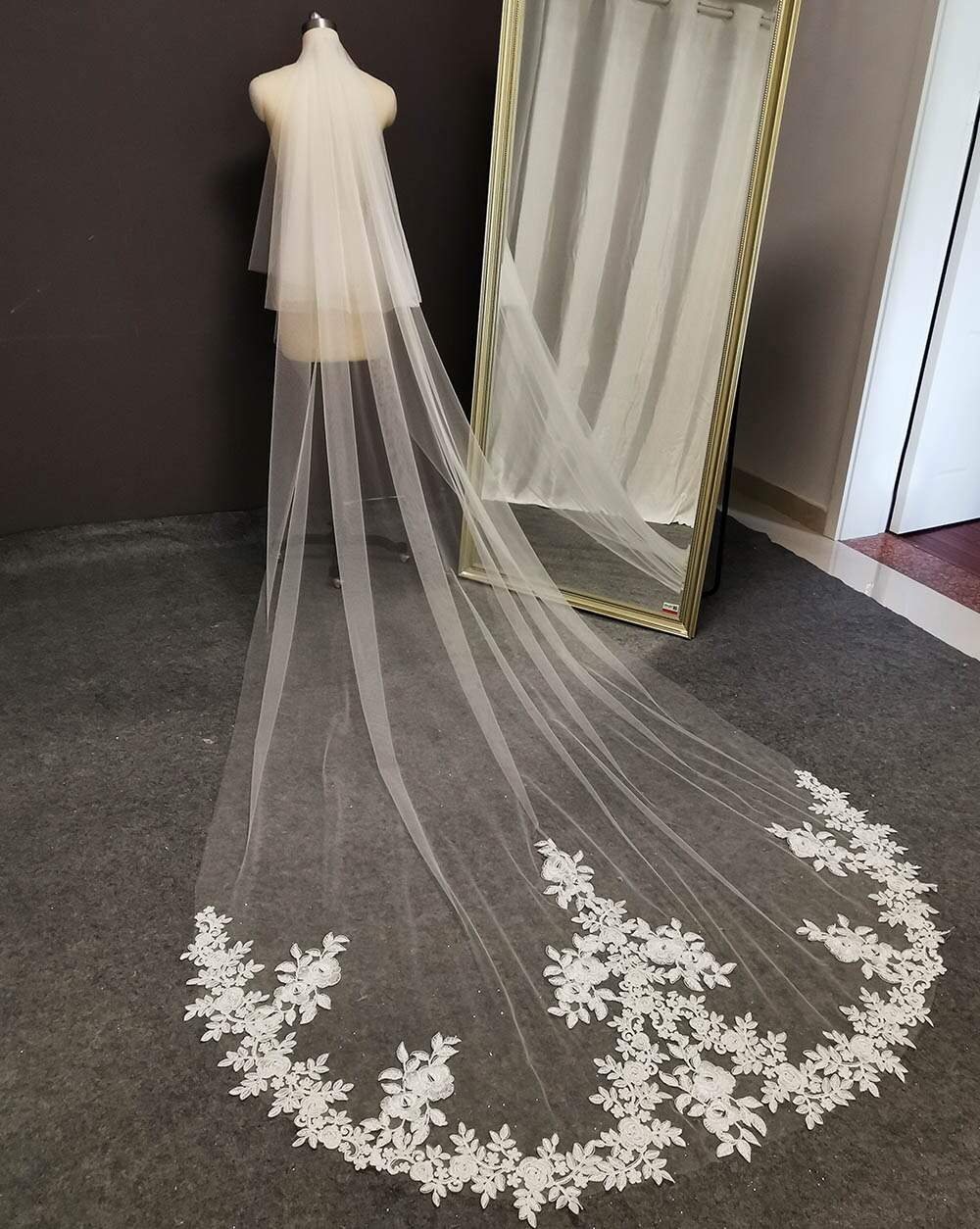Echt Fotos 2 Ebenen Lange Spitze Hochzeit Schleier mit Rouge 3 M Weiß Elfenbein Weiche Tulle Braut Schleier Hochzeit Zubehör