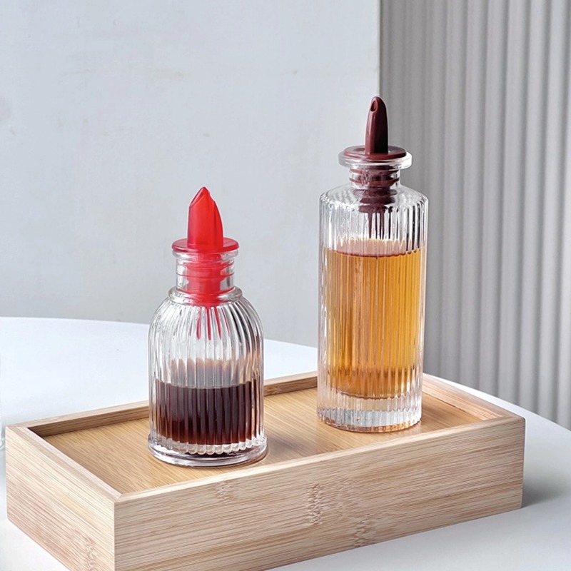 Botella pequeña de vidrio en relieve con tapa, botella de salsa, botellas amargas, edulcorante, botellas cuentagotas, botella de condimentos, accesorios de cocina