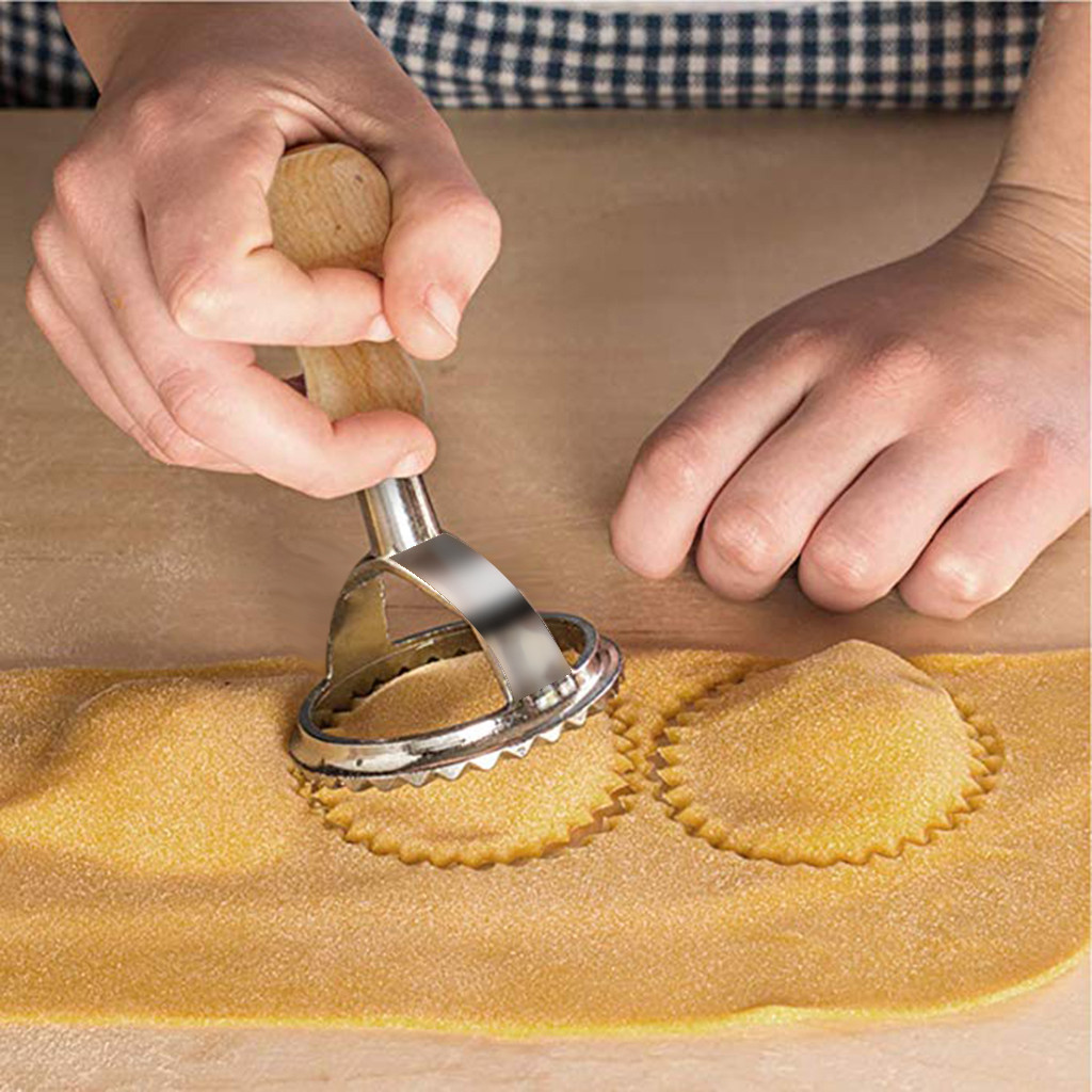 Pasta Hand-Snijmachine Reliëf Knoedel Embossing Machine Houten Handvat en Geribbelde Rand Ravioli Maker Cutter Stempel