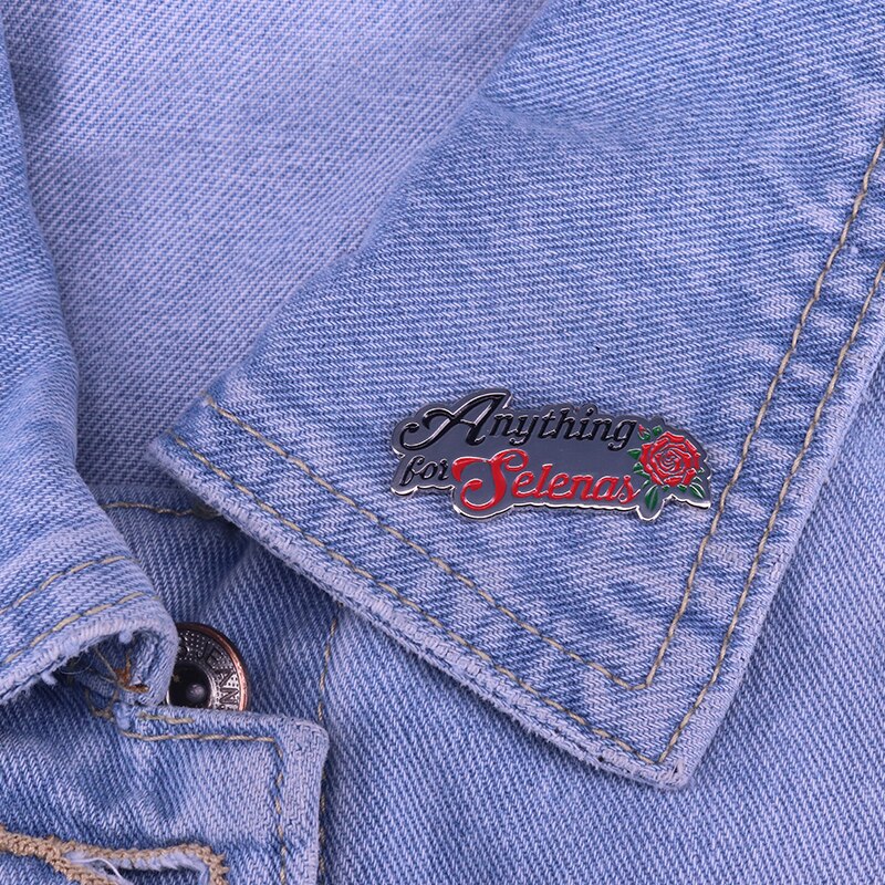 Como La Flor , Selena Pin