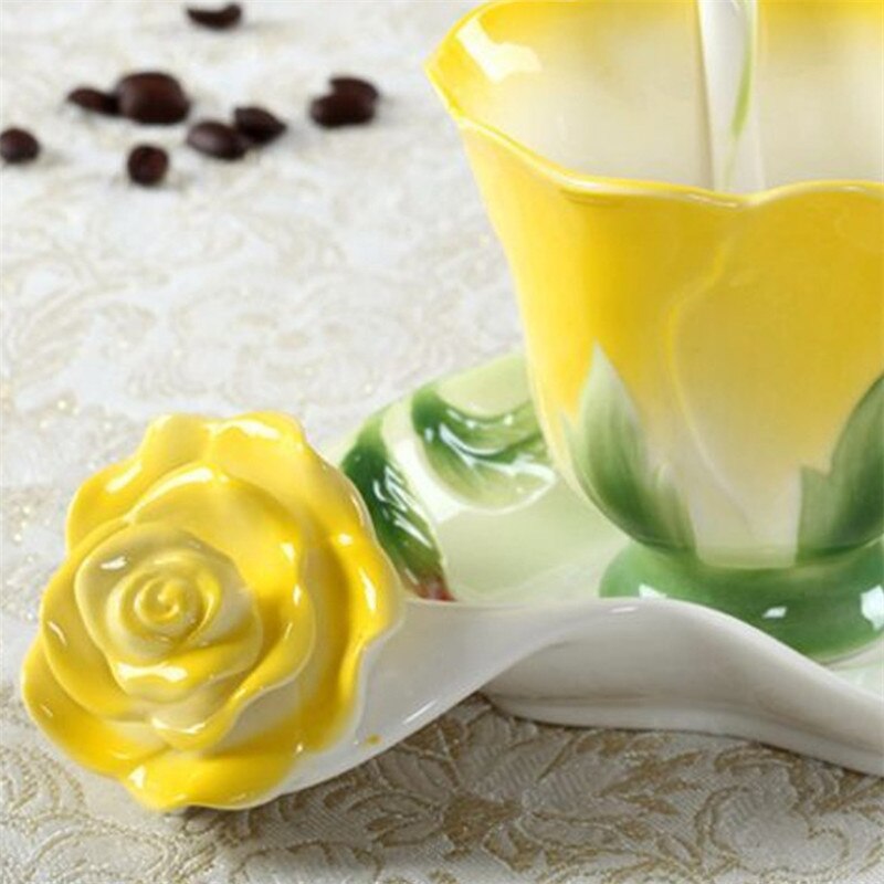 Creatieve Mode 3D Rose Vorm Bloem Emaille Keramische Koffie Thee Kop En Schotel Lepel Set Porselein Water Cup Valentijnsdag