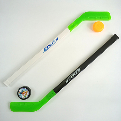 4 unids/set niños de invierno de los niños palo de Hockey sobre hielo herramientas de formación de plástico 2xSticks 2xBall de deportes de invierno de juguete se adapta para 3-6 años: Green