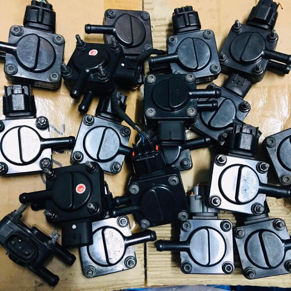 1PCS For Hyundai Sonata 2.0 CRDi Diesel 3921027450 Exhaust Pressure Sensor Unit 39210-27450 Diesel Saloon Differential Sensors