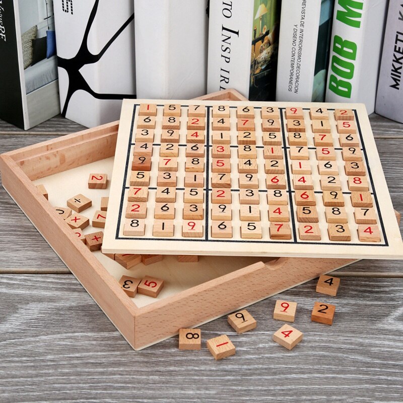 Les jeux de chiffres d'échecs Sudoku 1 à 9 ne peuvent mettre qu'une fois dans n'importe quelle ligne de ligne et vérifier les jouets en bois de fantaisie intelligents