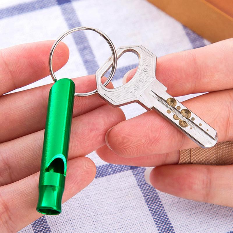 1Pc Multifunctionele Aluminiumlegering Fluitje Sleutelhanger Outdoor Noodsignaal Whistle Sport Training Coach Fluitje Willekeurige Kleur