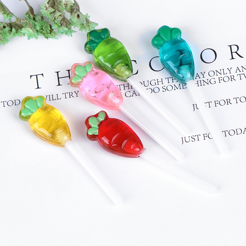 4Stck 1/12 Gefälschte Zucker SchöNe Harz Karotte Lutscher Mini Handwerk Bonsai Mikro Landschaft Gebühr Garten Miniaturen Dekoration