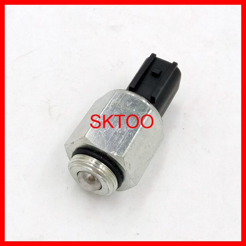 Car Reversing Reverse Light Switch/Back-up switchFor Ford Cougar/Focus/Mondeo/C-MAX/S-Max 1087523/XS4T-15520-AB