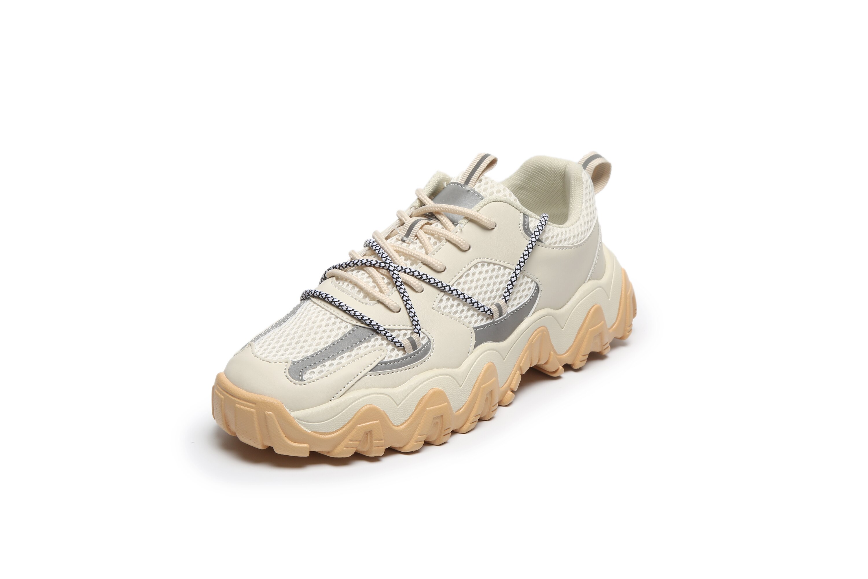 Sommer menn vulkanisere fritidssko til joggesko herre lett pustende sklifri mannlige mesh løpesko fottøy tenis masculino: beige / 7.5