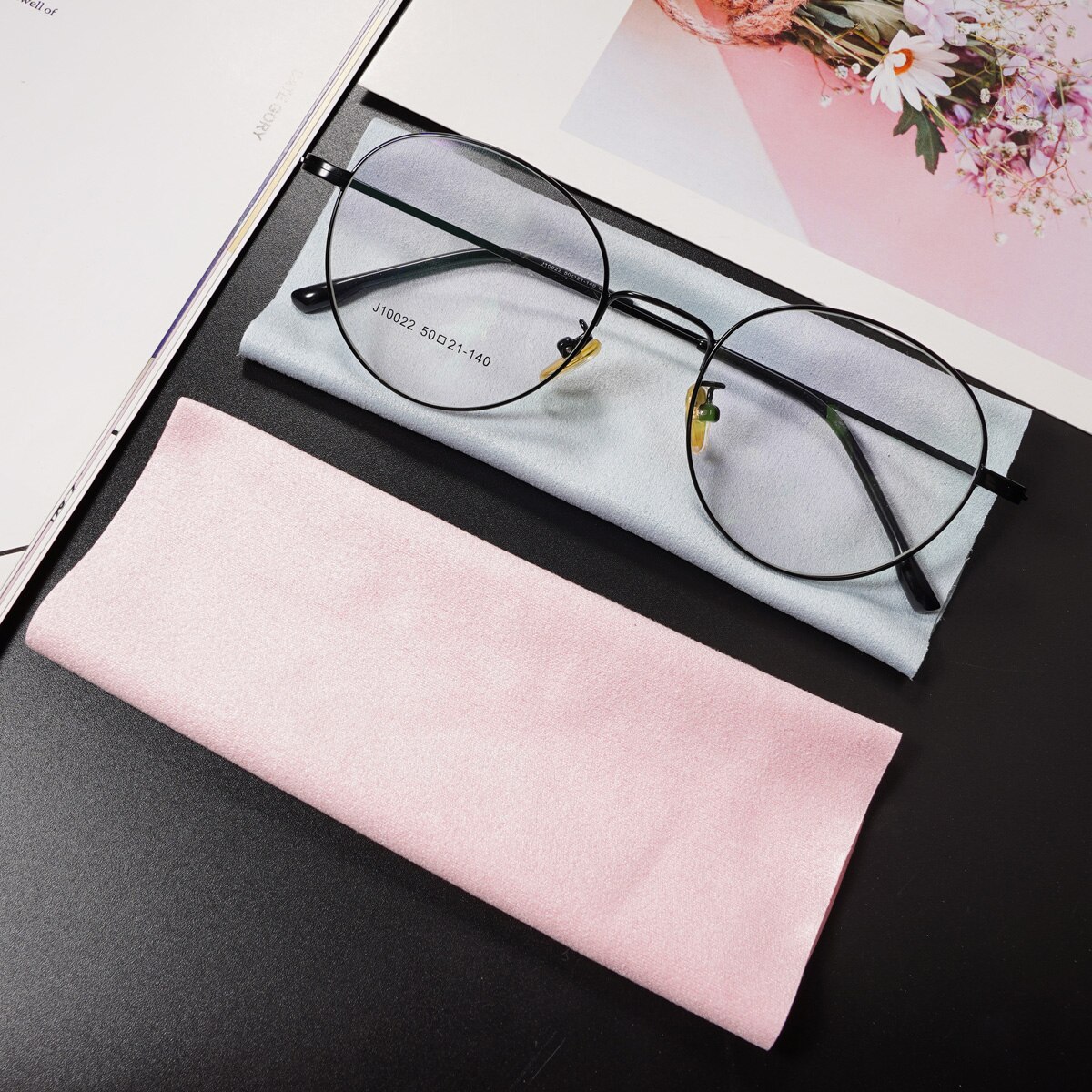 5 pezzi panno per la pulizia degli occhiali in microfibra adattabile per schermi, lenti in Nylon o occhiali Polaroid 15*18cm colore casuale