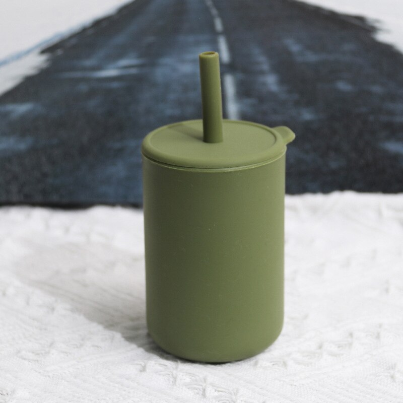 Housse Silicone Formation Tasse Avec Paille Couvercle de Preuve De fuite Applicables Anti-Déversement Gobelet Pour Enfants L9: grass green