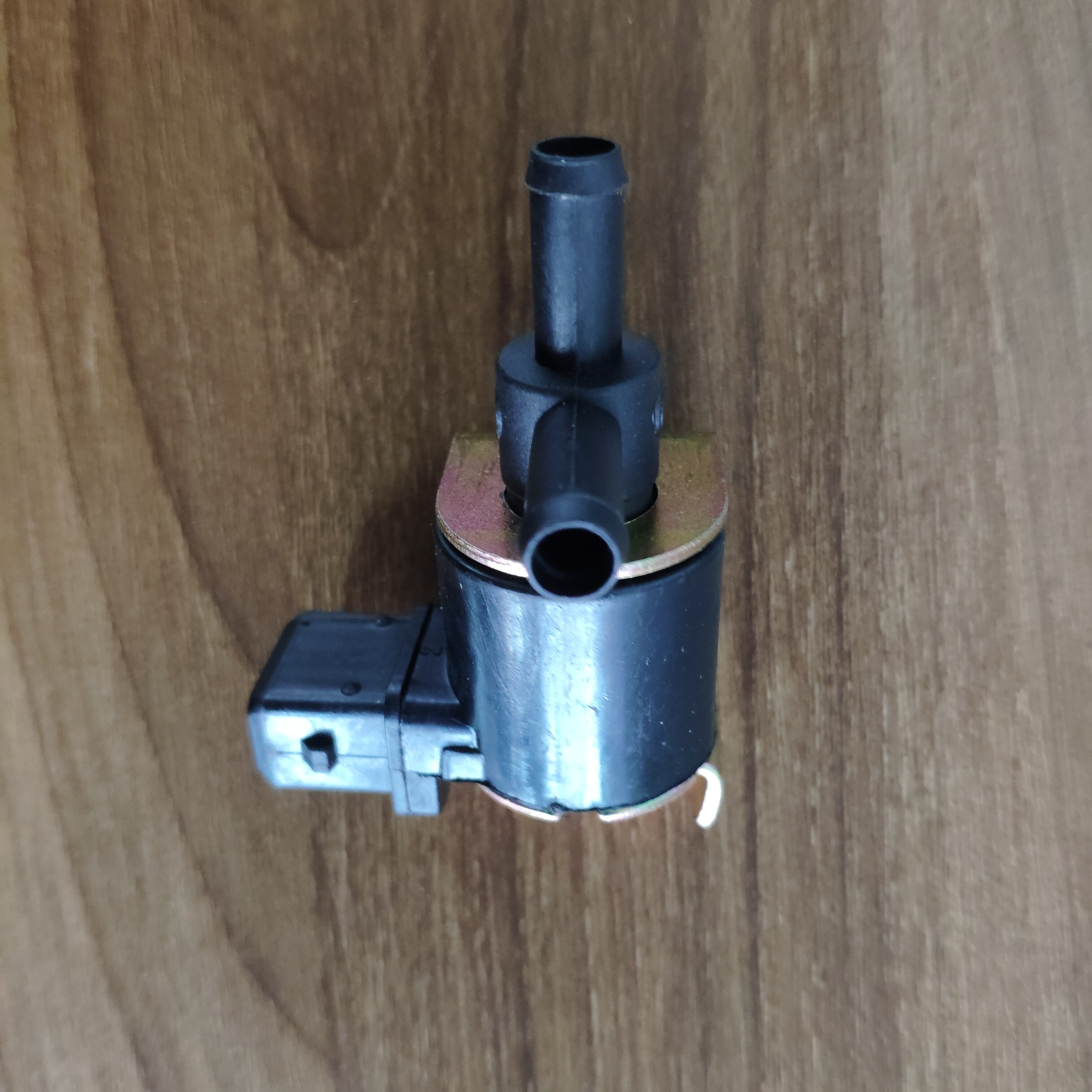 1x Car N75 1.8t Turbo Boost Control Solenoid Valve For VW Golf 4 MK4 Passat B5 Jetta A4 S4 B5 B6 TT 058906283C 058 906 283 C F E