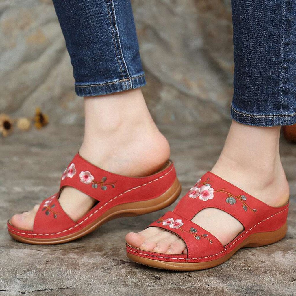 Women Embroidery Flower Sandals Slippers Summer Sandals Non-slip Beach Shoes Ladies Wedge Heel Casual Bohemian Slides Shoes: Red  / 40