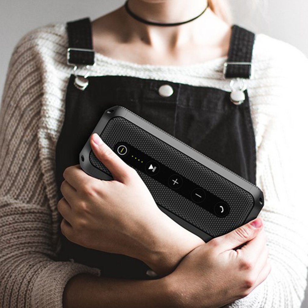 20W High Power Subwoofer 4000Mah Wireless Bluetooth Speaker Outdoor Waterproof Square Dance Speaker