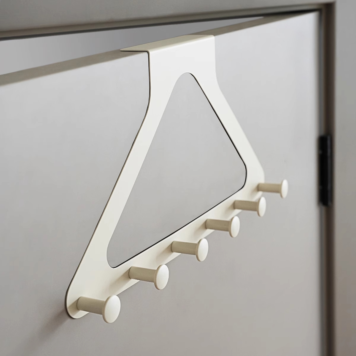 Gancho de puerta triangular montado en la pared, sin perforaciones, colgador sin rastro para abrigos, sombreros, bolsos y más.