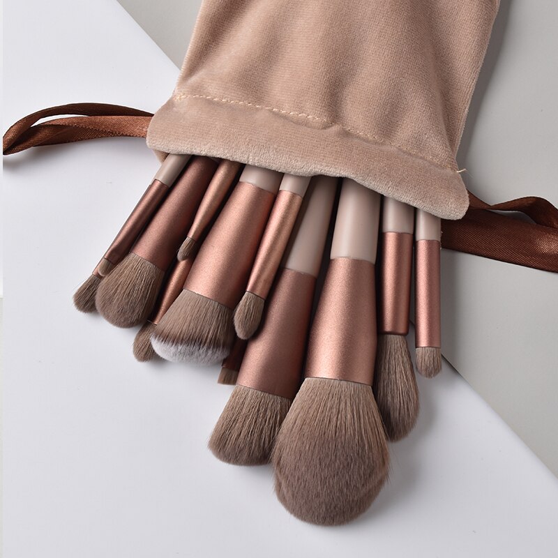 13- -pack sminkborsteset mjuk päls skönhet highlighter foundation concealer mångsidigt sminkverktyg: 13 st rosa