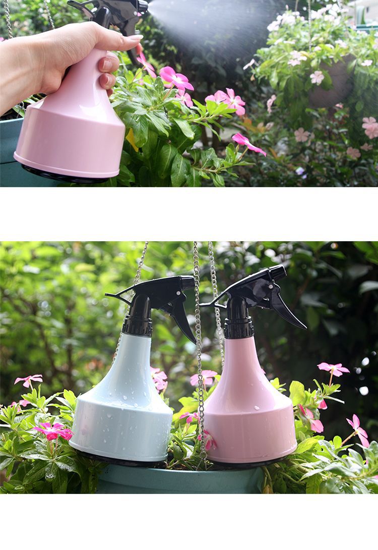 Plastic waterspuitfles bloemen schoonmaken planten water geven uk leeg gereedschap tuin