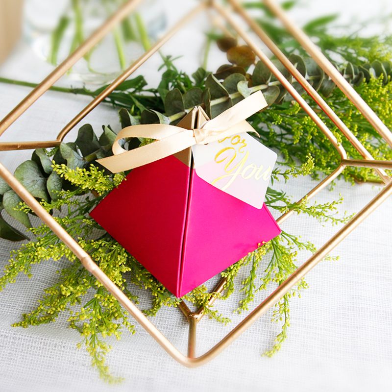 50pcsRose Red Triangular Pyramid Sweet Candy Box Wedding Favors Paper Boxes W0YF