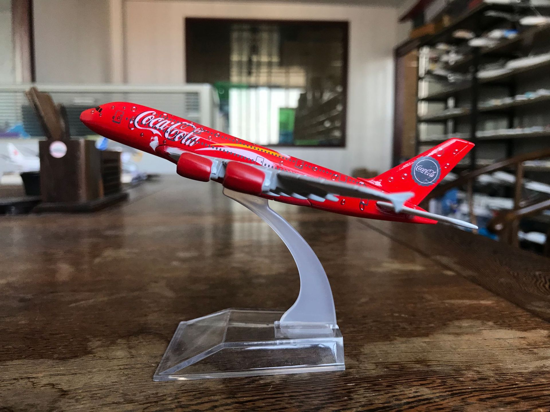 1:400 A380 modello di aereo 16cm modello originale emirati arabi uniti malesia compagnie aeree collezione regalo giocattoli di simulazione in lega per ragazzi: cola