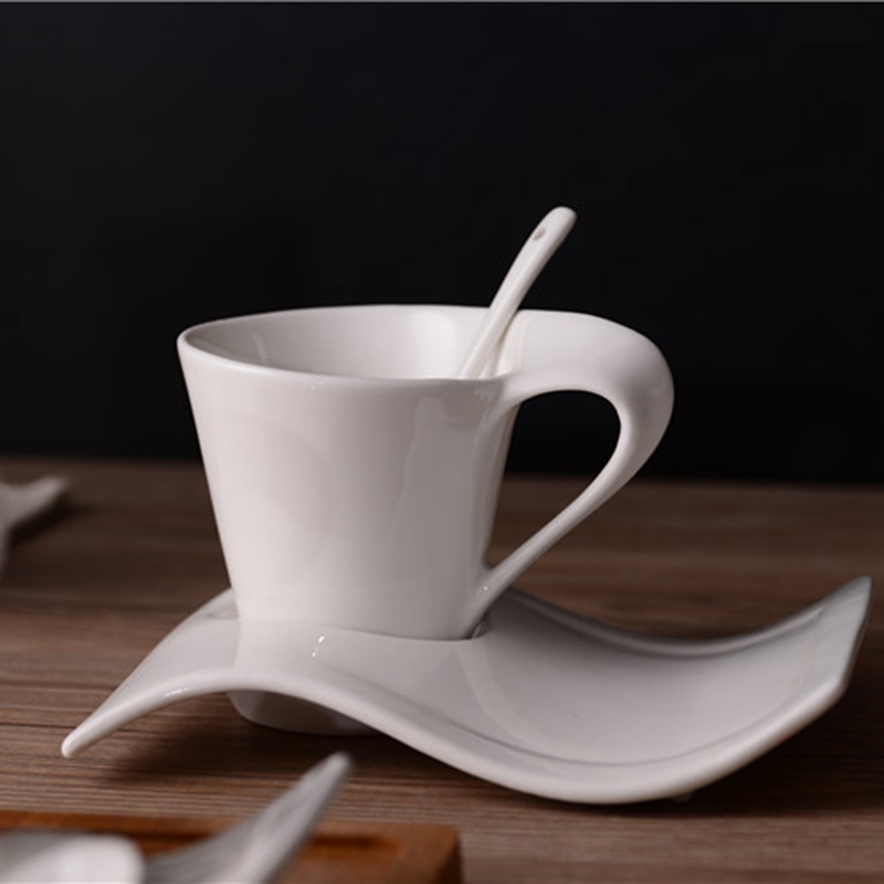 Vågkeramik snygg kaffekopp och tefatuppsättning europeiskt litet lyxigt par 200 ml kaffekopp: Default Title