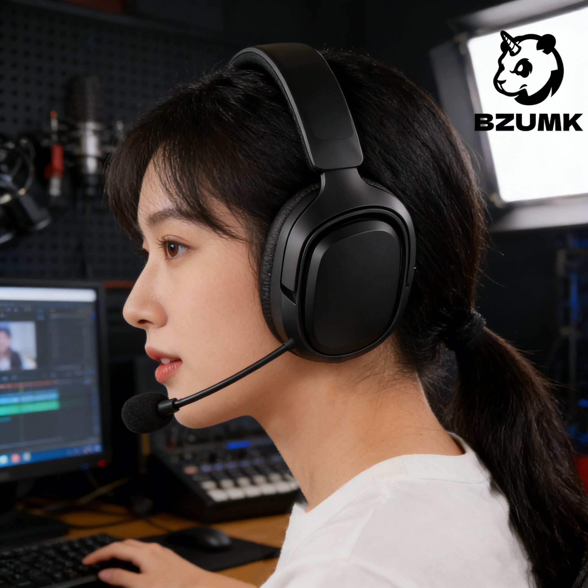 GT808 Gaming Earphones are lightweight and cool wireless stereo gaming headphones suitable for laptops and desktops