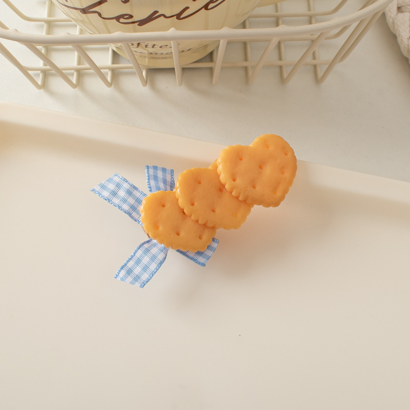 Cute Baking Biscuit Hair Clip Girl's Heart Butterfly Knot Hairpin Clip Hair Clip Korean Edition Fun Simulation Hair Accessories: WHITE