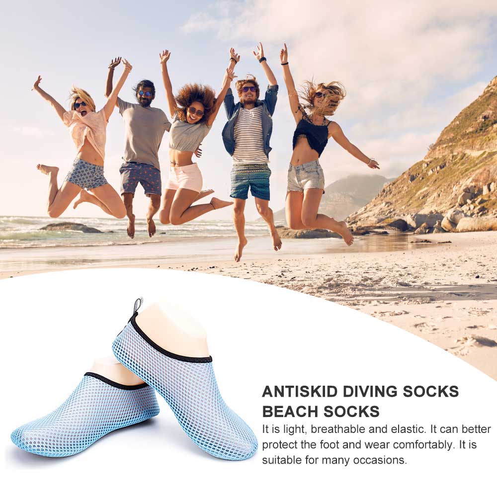 1 Pair Water Shoes Non-Slip Aqua Socks Quick-Dry Outdoor Sports Lightweight Swim Shoes for Men Women Beach Swim Surf