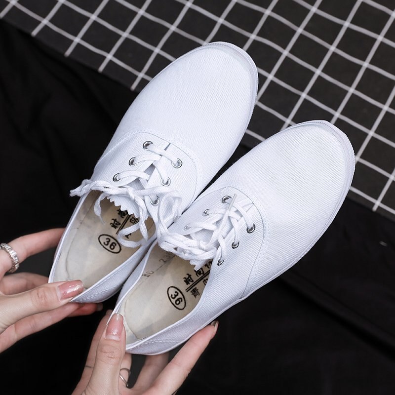 Billiga damskor enkla vita skor sneakers mjuka och bekväma damskor som andas plus storlek 45 platta skor