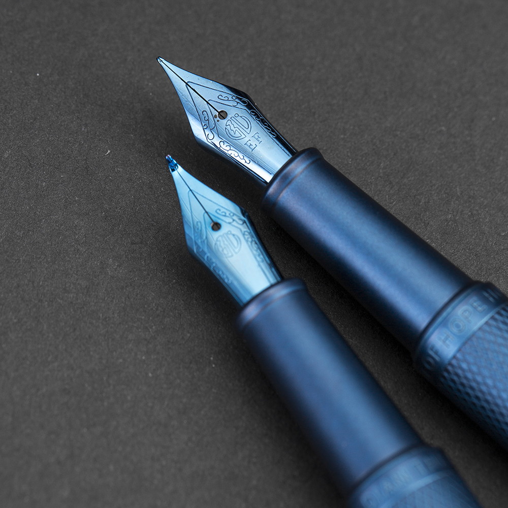 Pluma estilográfica de Metal de bosque azul oscuro Hongdian, plumín azul EF/F/Bent, textura de árbol hermoso, excelente escritura, bolígrafo de oficina de negocios, novedad