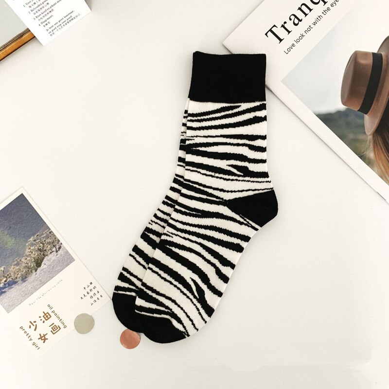Harajuku Kawaii Noir Blanc Mignon Chaussettes Femmes Laitiers Zèbre Motif Doux Respirant Coton Longues Chaussettes Hauteur de Cheville Chaussettes Décontractées
