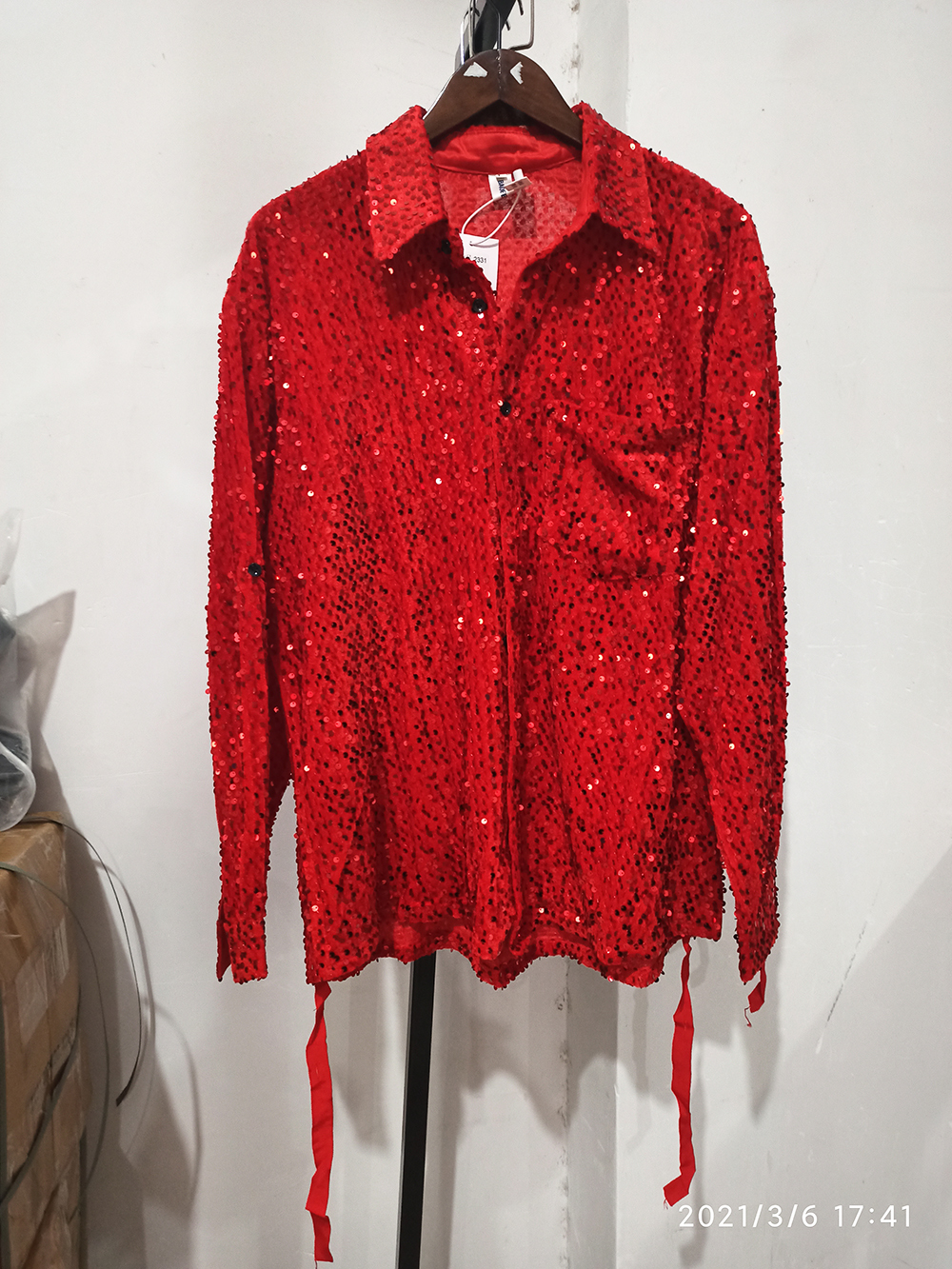 IEFB-Camiseta con lentejuelas de terciopelo para hombre, camisa de con cordones de gran tamaño, color negro y rojo, tops de otoño, 9Y4068