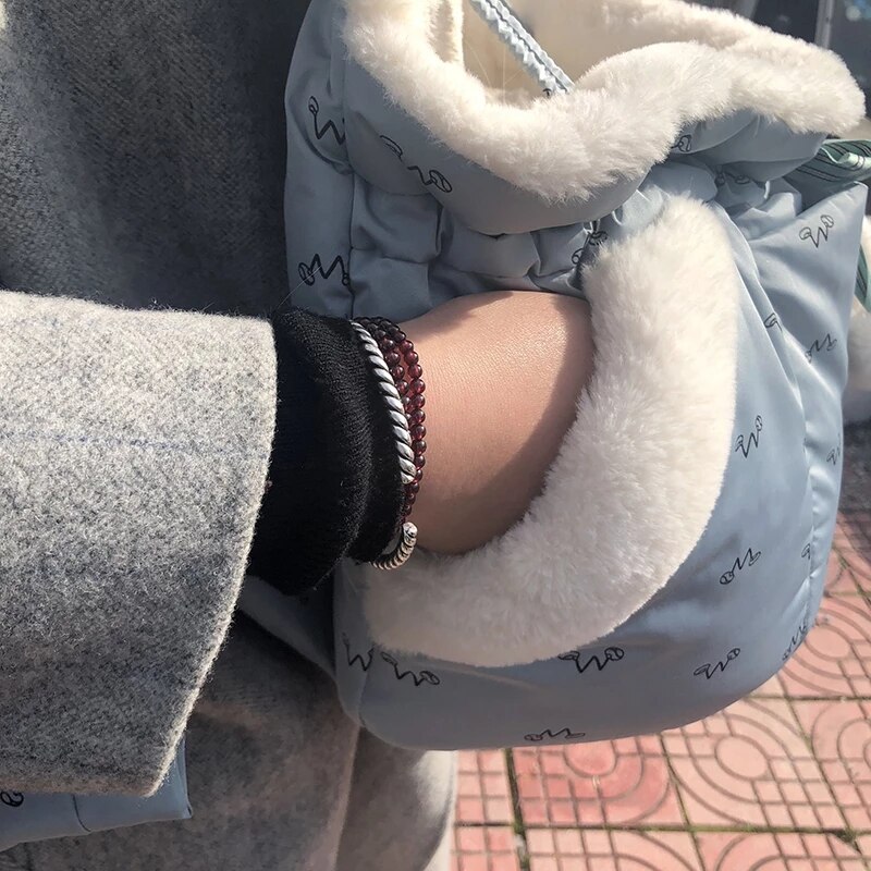 Pet Dog Carrier Bag Cute Carriers Bags Front Hanging Chest Pack Semi-Closed Shoulder Backpack Winter Outdoor Cat Puppy Backpack