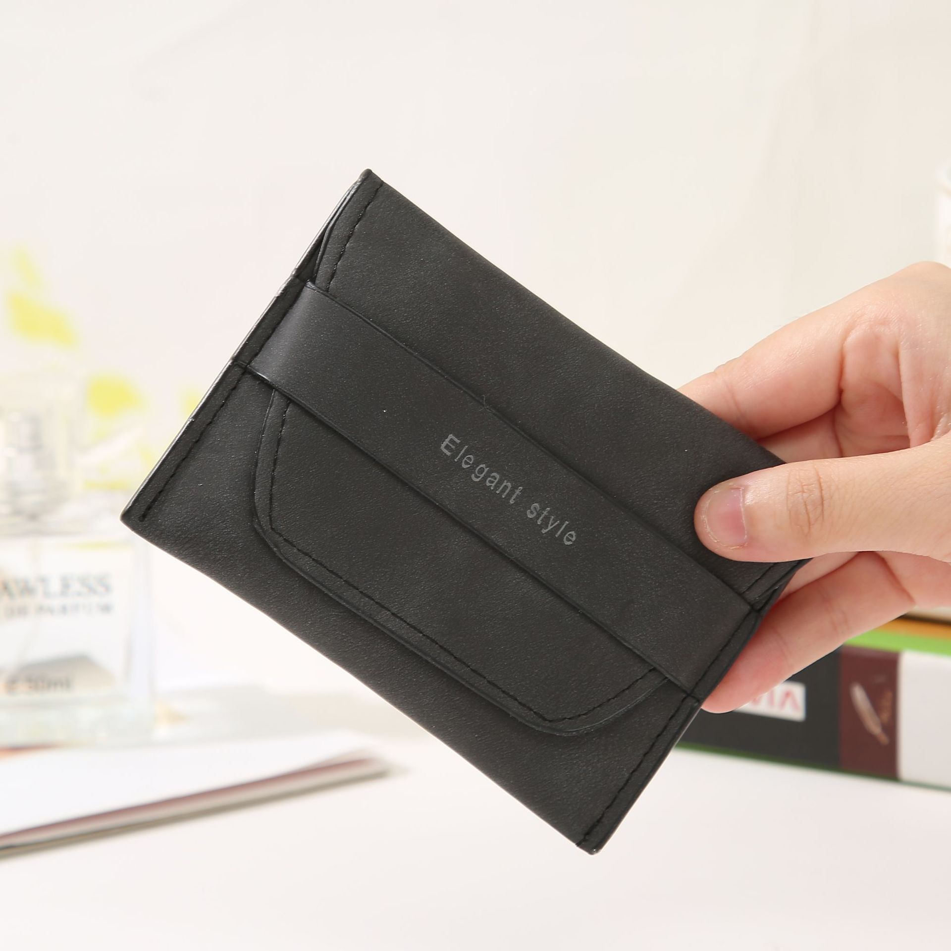 Retro Frosted Card Wallet Short Pure Color PU Clutch Simple Snap-on Female Card Wallet Coin Purse: Black